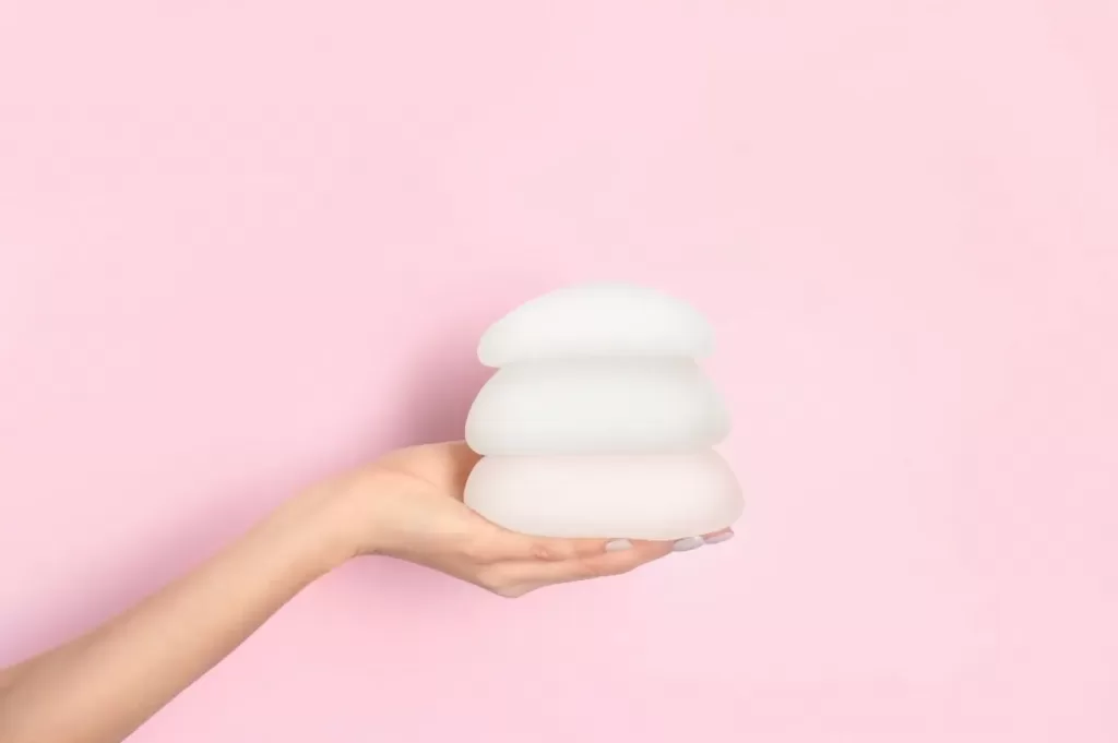 breast implants do breast implants cause cancer